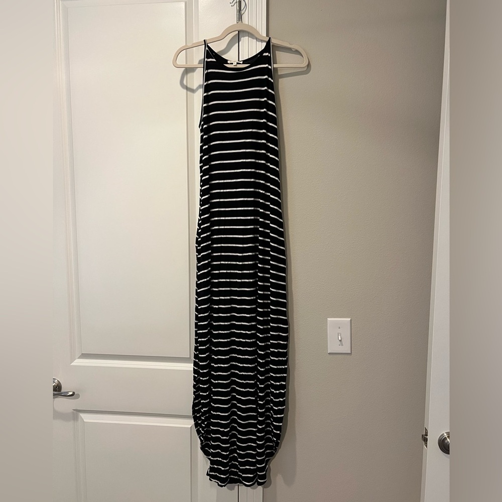 Sleeveless maxi dress